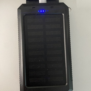 Päikeseenergial laetav akupank