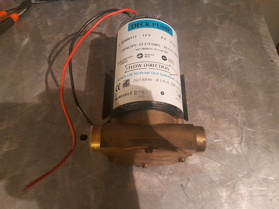 Tsentrifugaalne veepump kui pilsipump