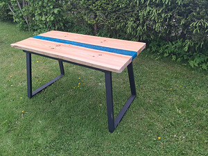 Täispuidust söögilaud 143x70 cm (2 foto / 2)