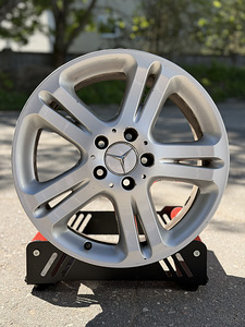 17" оригинальные диски Mercedes-Benz 5x112 (1 фото из 9)