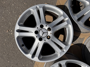 17" оригинальные диски Mercedes-Benz 5x112 (5 фото из 9)