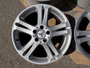 17" оригинальные диски Mercedes-Benz 5x112 (6 фото из 9)