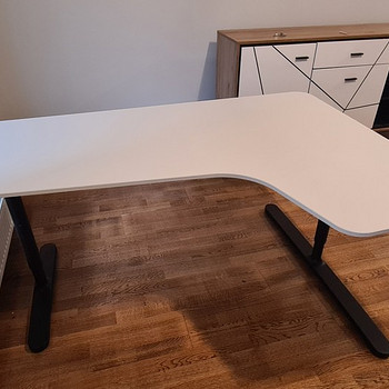 Kirjutuslaud/kontorilaud Ikea Bekant 160x110mm