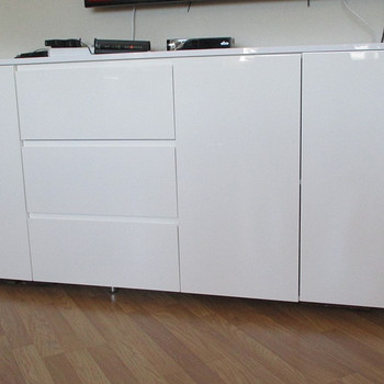 Valge kummut 40x80x120cm