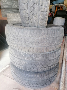 Шины Pirelli 245/50R19 (3 фото из 5)