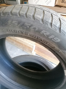 Шины Pirelli 245/50R19 (4 фото из 5)