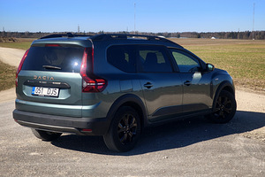 Dacia Jogger Extreme 1.0 74kW LPG 7-kohta (4 foto / 9)
