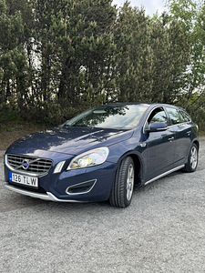 Volvo v60 (2 фото из 8)