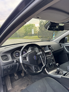 Volvo v60 (8 фото из 8)