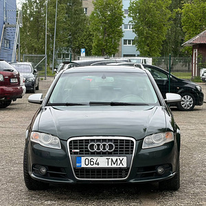 AUDI A4 AVANT (3 фото из 8)