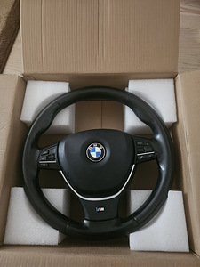 Продается руль BMW f01,f10,f11 с подушкой безопасности (1 фото из 2)