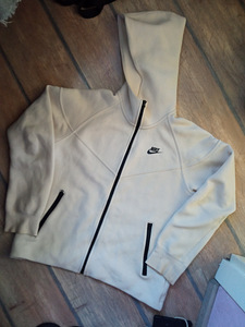 Nike Tech Fleece (1 фото из 1)