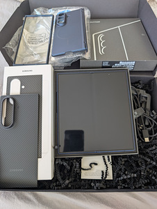 Samsung Galaxy Z Fold 7 (12GB / 512GB) • Синий (3 фото из 10)