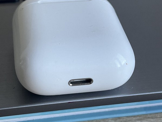 AirPods
