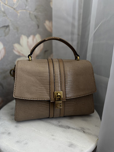 Сумка Guess (1 фото из 4)