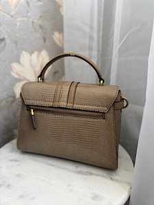 Сумка Guess (3 фото из 4)