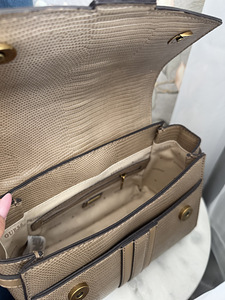 Сумка Guess (4 фото из 4)