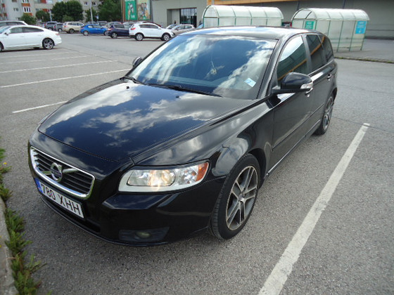 VOLVO V50