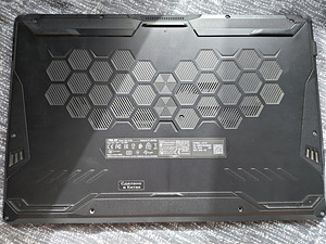 ASUS TUF Gaming FX7061U-H7177 — varuosadeks / taastamiseks (1 foto / 4)