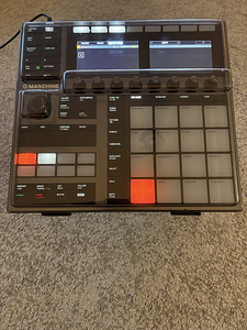 Native Instruments Maschine Plus (4 фото из 6)