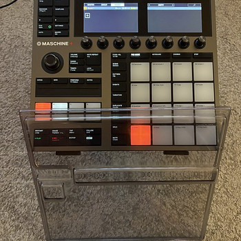 Native Instruments Maschine Plus