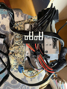 Электрический датчик , насос , для складывания крыши . (3 фото из 4)