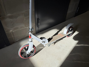 Stiga 200S kick scooter — kasutatud tõukeratas (4 foto / 5)