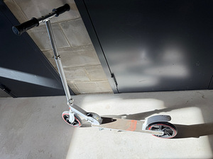 Stiga 200S kick scooter — kasutatud tõukeratas (3 foto / 5)