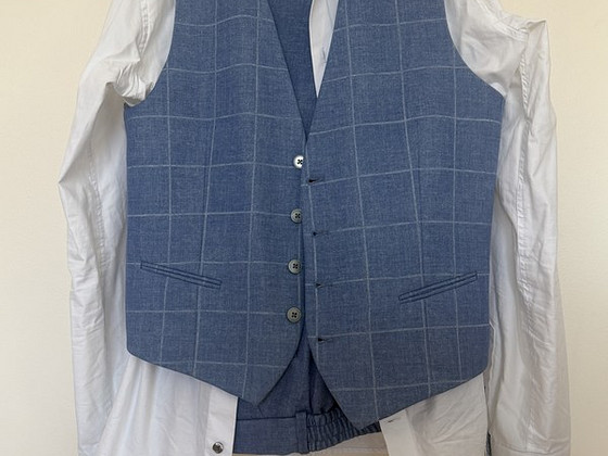 Lõpukostüüm noormehele / (vest + püksid + triiksärk)
