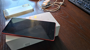 Samsung Galaxy S20FE 128GB Punane (5 foto / 5)
