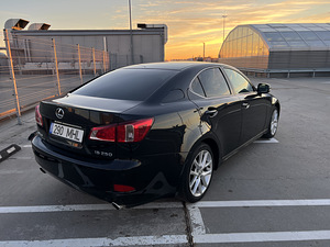 Lexus IS 250 153 кВт, 2012 (3 фото из 6)