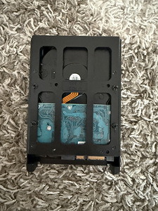 2TB Hard Drive Toshiba (3 foto / 3)