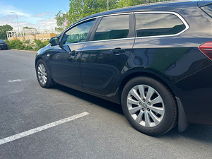 OPEL ASTRA SPORTS TOURER 2011 (3 foto / 6)