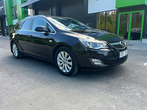 OPEL ASTRA SPORTS TOURER 2011 (5 foto / 6)