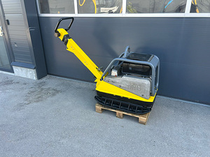 Wacker Neuson 425кг уплотнитель грунта (1 фото из 3)