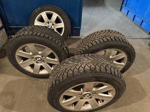 Оригинальные диски BMW с зимней резиной (7 фото из 9)