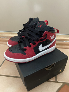 Nike jordan кроссовки (1 фото из 4)