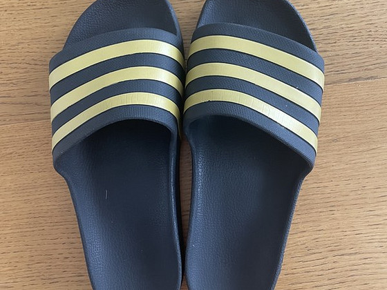 Adidas plätud