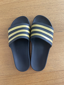Adidas plätud (1 foto / 3)