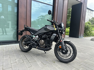 Мотоцикл Husqvarna Svartpilen 401 (2025) — на гарантии (4 фото из 5)