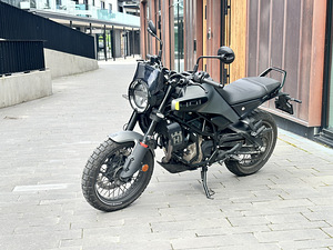 Мотоцикл Husqvarna Svartpilen 401 (2025) — на гарантии (2 фото из 5)