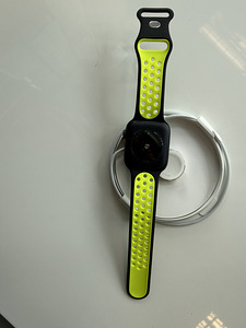 Apple Watch SE3 GPS 44мм (2 фото из 4)