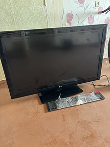 Телевизор LG 42" (1 фото из 2)