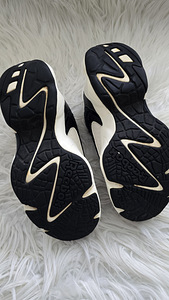 Кроссовки Reebok (4 фото из 4)