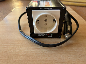 Auto inverter 12V-220V 150W (2 foto / 2)