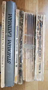 Sõnaraamatud ja keeleõpikud aastatest 1923-1975 (3 foto / 3)