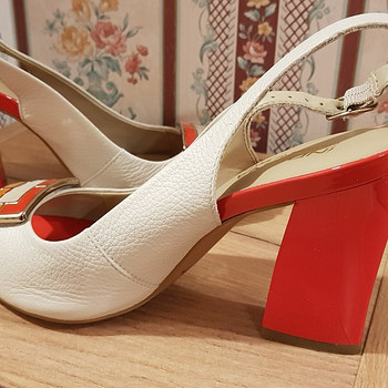 Летние туфли на высоком каблуке