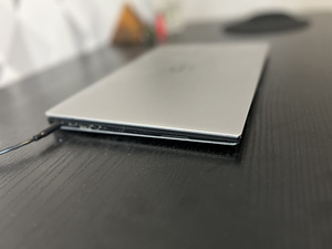 Dell XPS 13 9350 (2 foto / 5)