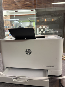 Hp color laser 150nw (2 foto / 4)
