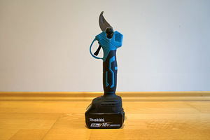 НОВЫЕ аккумуляторные секаторы (подходят для аккумуляторов Makita 18V) (1 фото из 9)